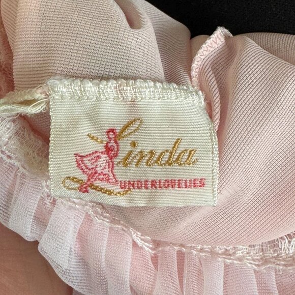 Vintage 1960s chiffon babydoll, pastel pink, nightgown, lace yoke, sleeveless - Picture 9 of 9